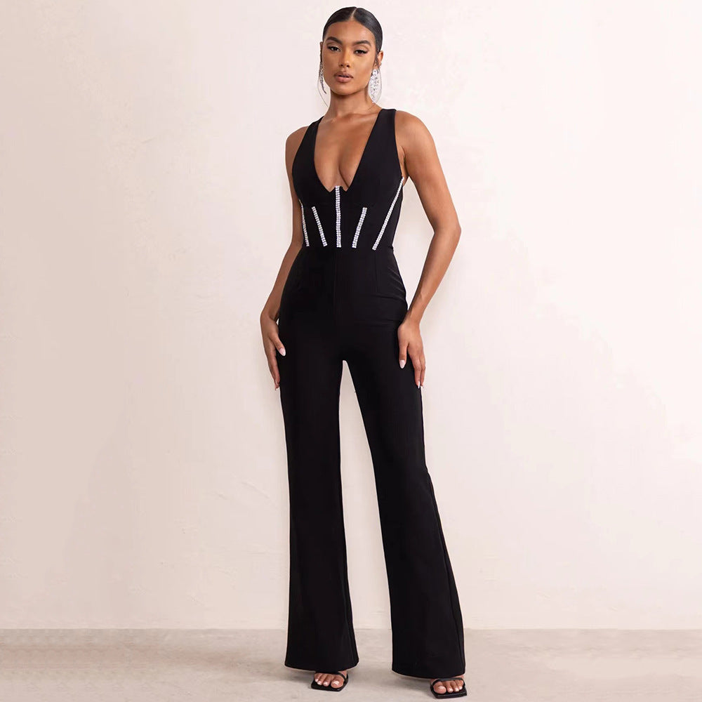 Combinaison noire à col en V profond et dos nu avec bandage slim en diamant