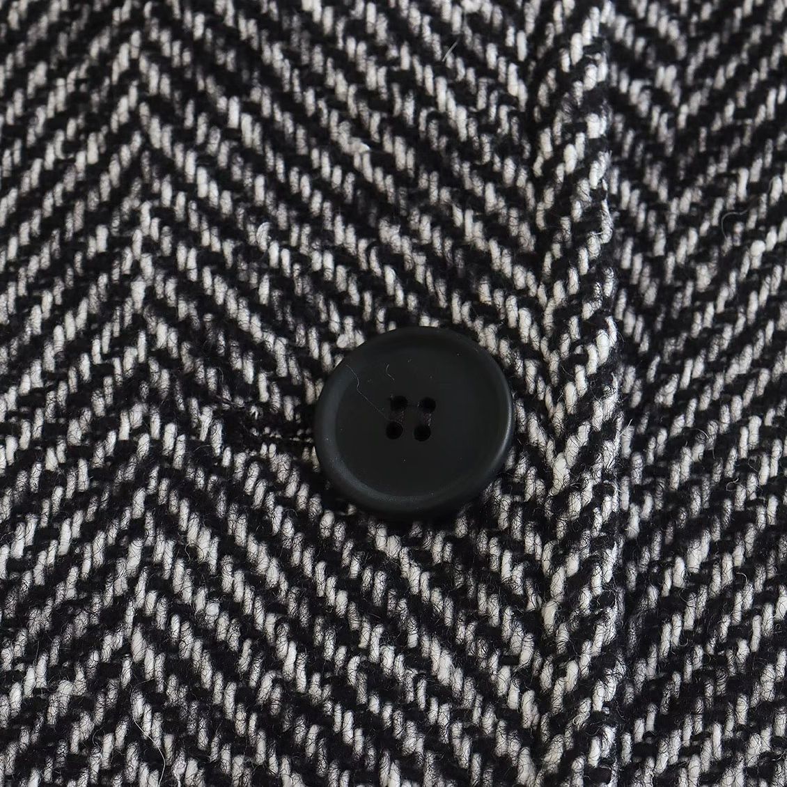 Manteau mi-long en sergé dentelé pour femme