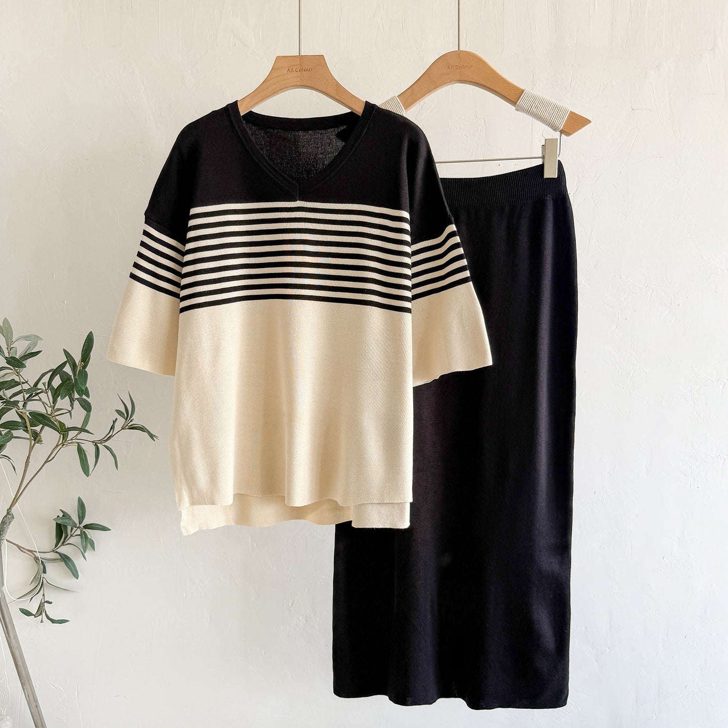 Stylish Striped Short-Sleeve Casual Knit Skirt And Top Two-Piece Set