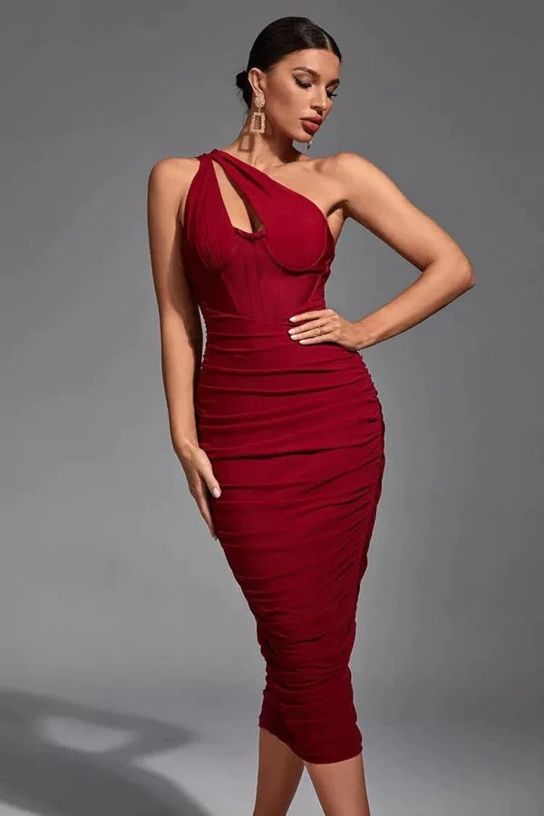 Robe creuse à épaules plissées de couleur unie