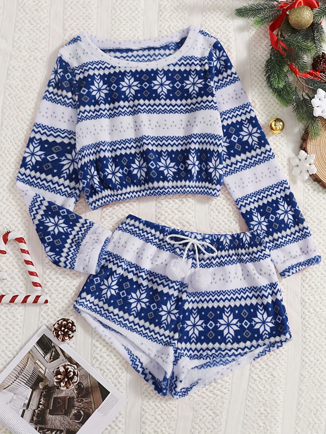 Coral Fleece Christmas Venonat Decoration Round Neck Shorts Long-sleeve Suit