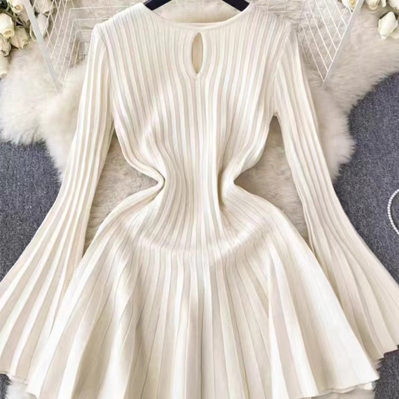 Slim Fit Waist Trimming Knitted French Horn Long Sleeve Dress