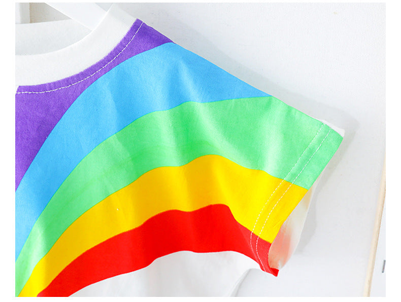 Ensemble deux pièces t-shirt à manches courtes et short à bretelles pour enfants