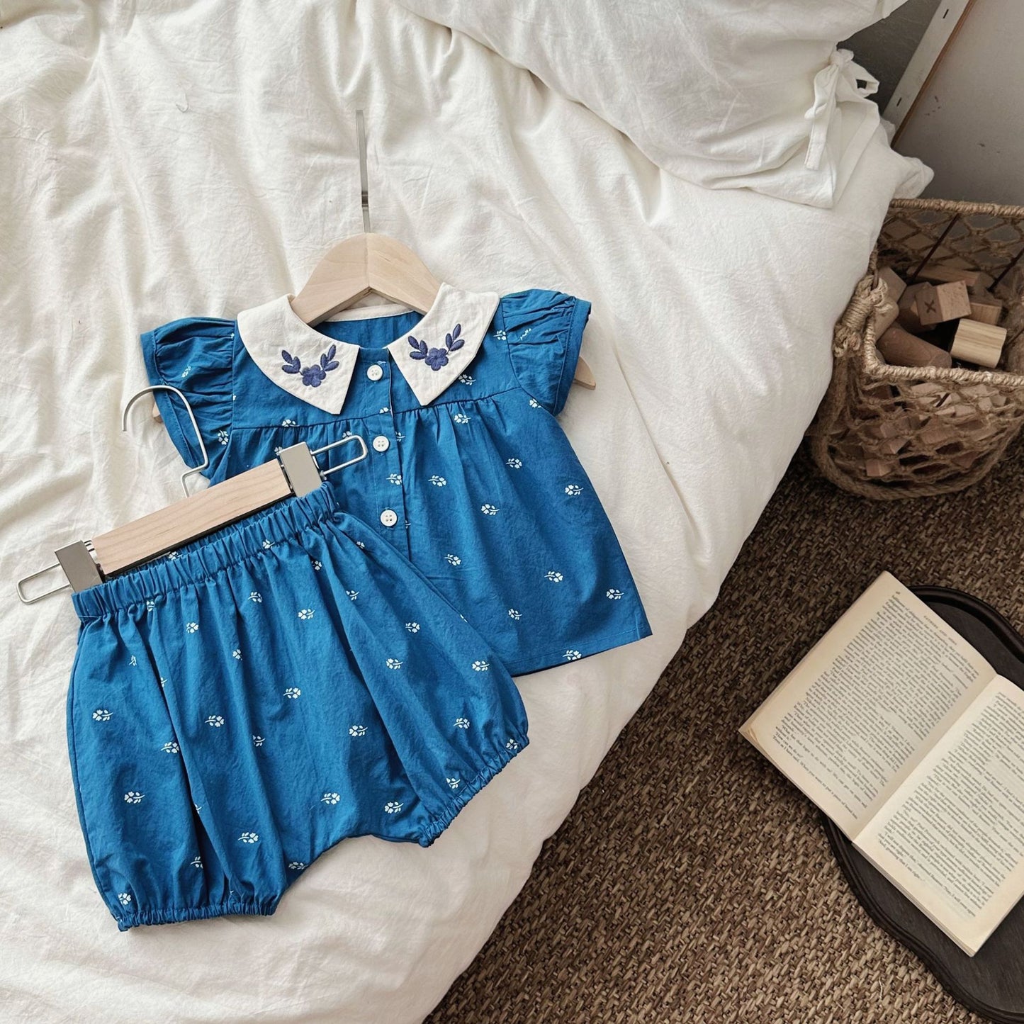 Ensemble haut et short d'été brodé de fleurs pour bébé