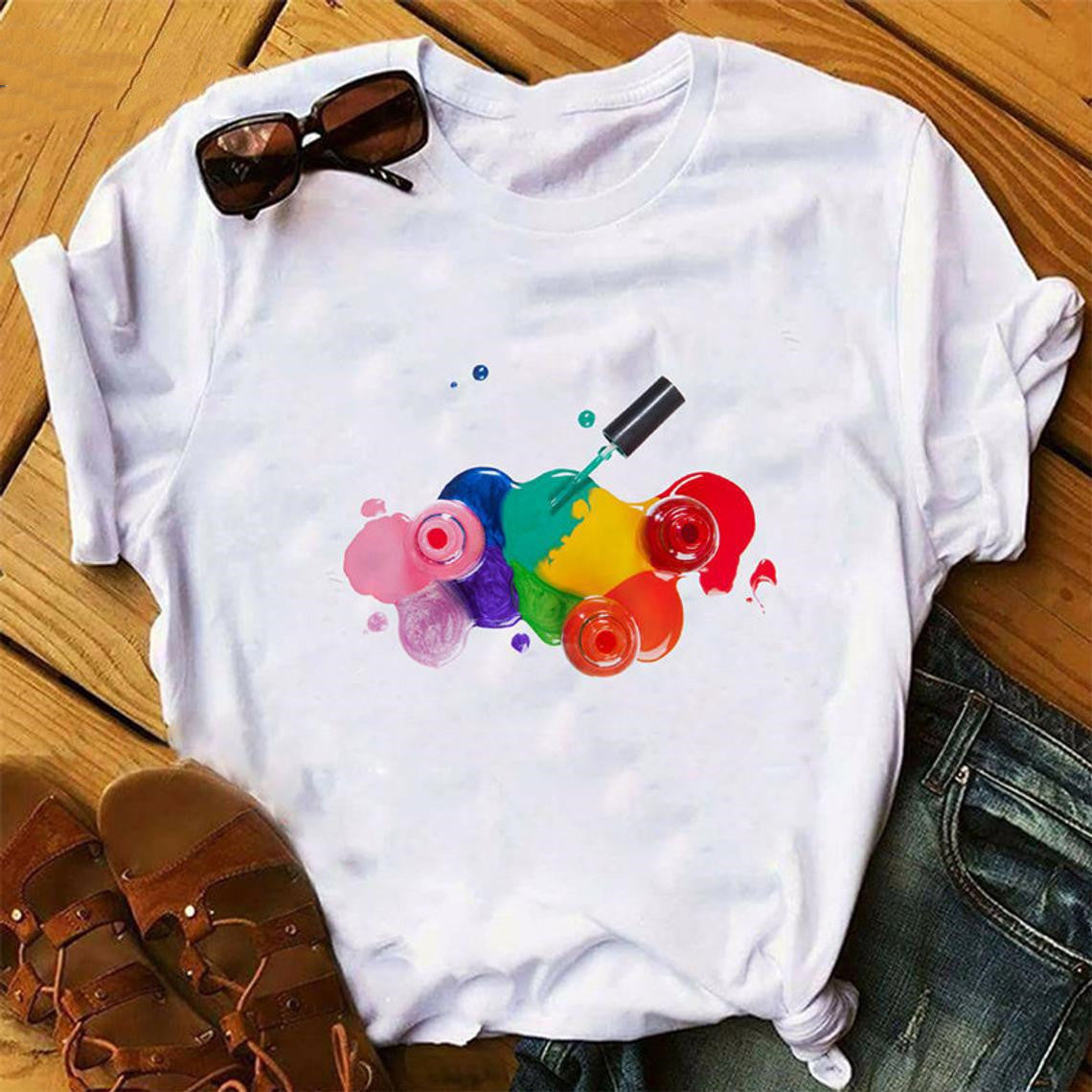 T-shirt à vernis à ongles rouge aquarelle