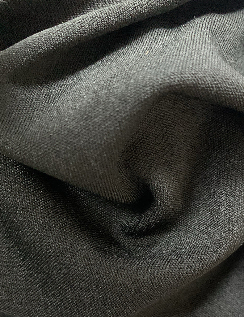 Combinaison noire élégante et tendance pour femme