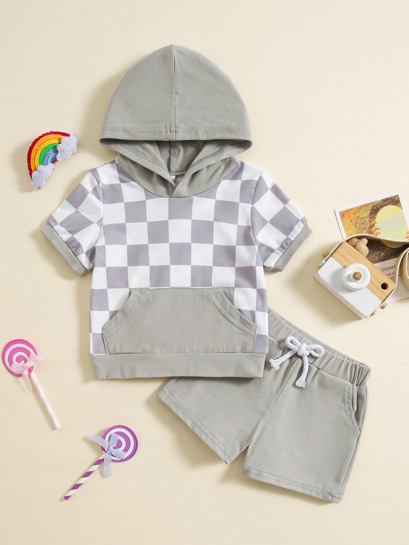 Ensemble deux pièces t-shirt à carreaux colorblock et short à capuche pour fille