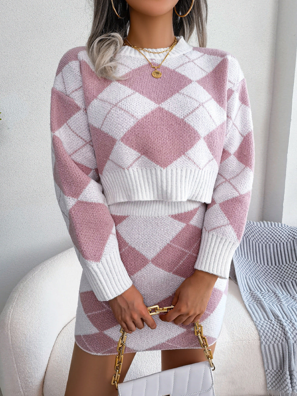 Hit Color Diamond Lattice Midriff-baring Sweater Hip Skirt Casual Suit
