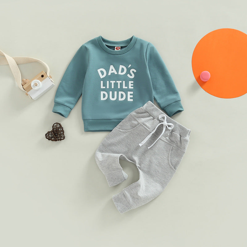 Costume pour bébé avec lettres imprimées
