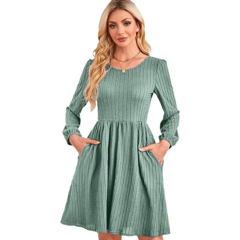 Robe trapèze à manches longues et col rond avec poche