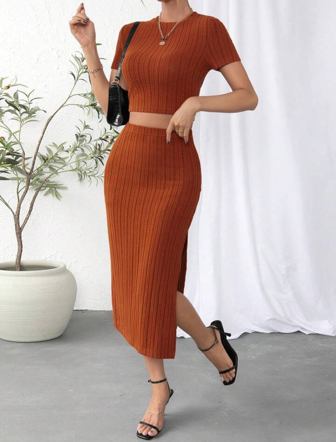 Costume femme taille haute slim fit sur le côté