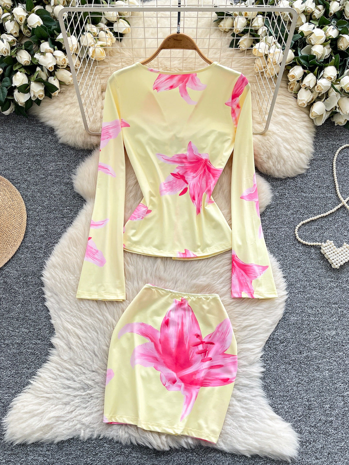 Sheer Alluring Cutout V-Neck Split-Edge Long-Sleeve Printed Top And Skirt Set