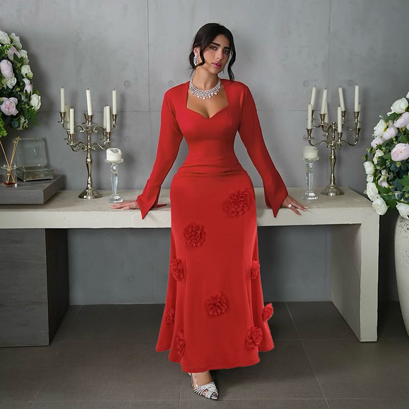 Robe fleurie à col pêche et coupe ajustée pour femme