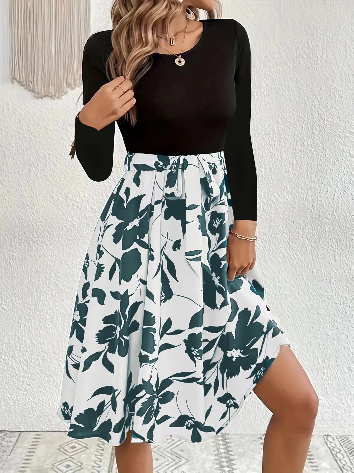 Robe à manches longues et col rond à imprimé floral, coupe ajustée, vêtements pour femmes