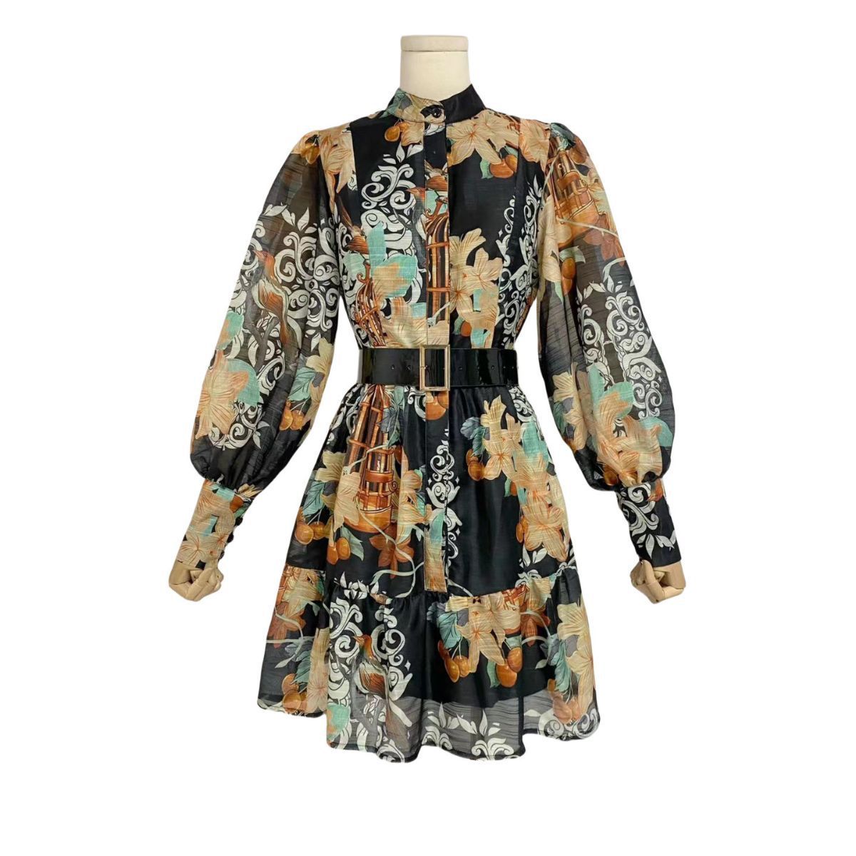 Robe à manches bouffantes et col montant, style vintage australien