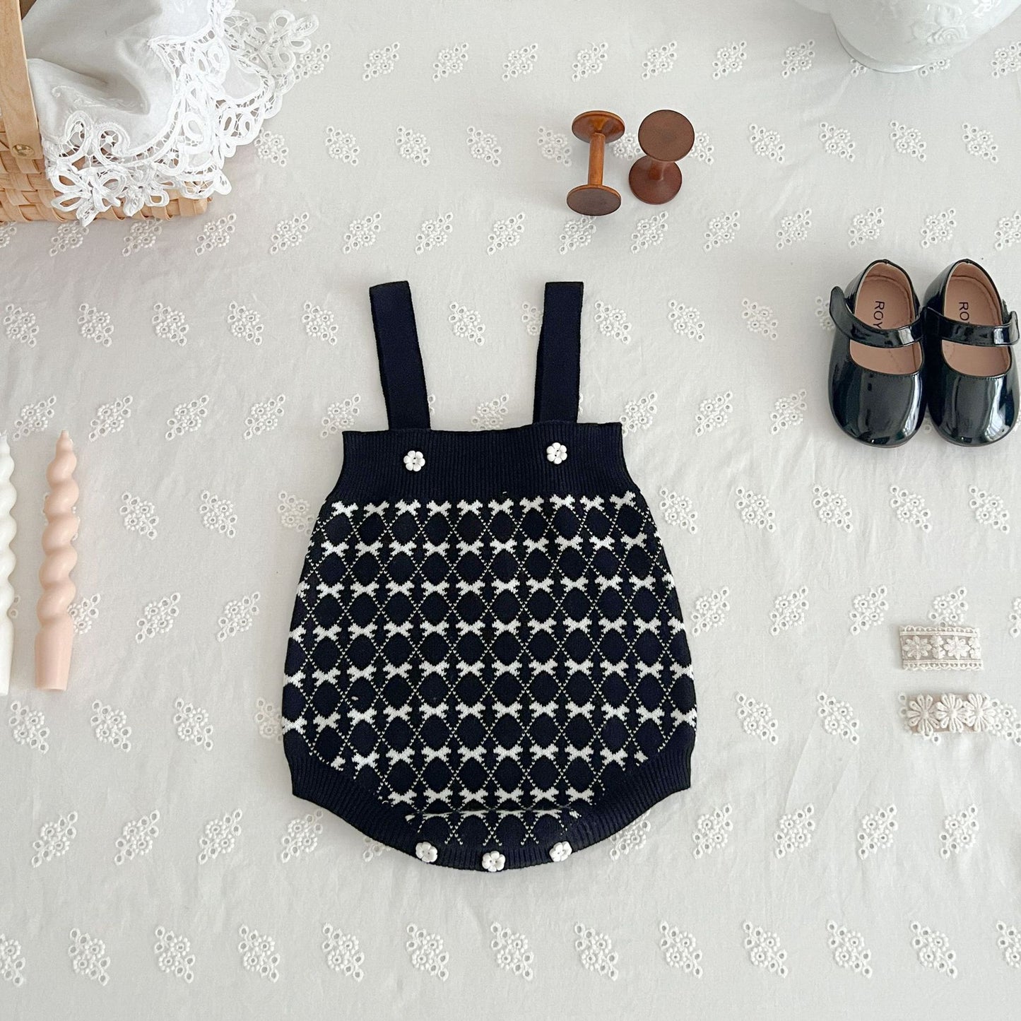 Combinaison en tricot style classique avec bretelles et manteau