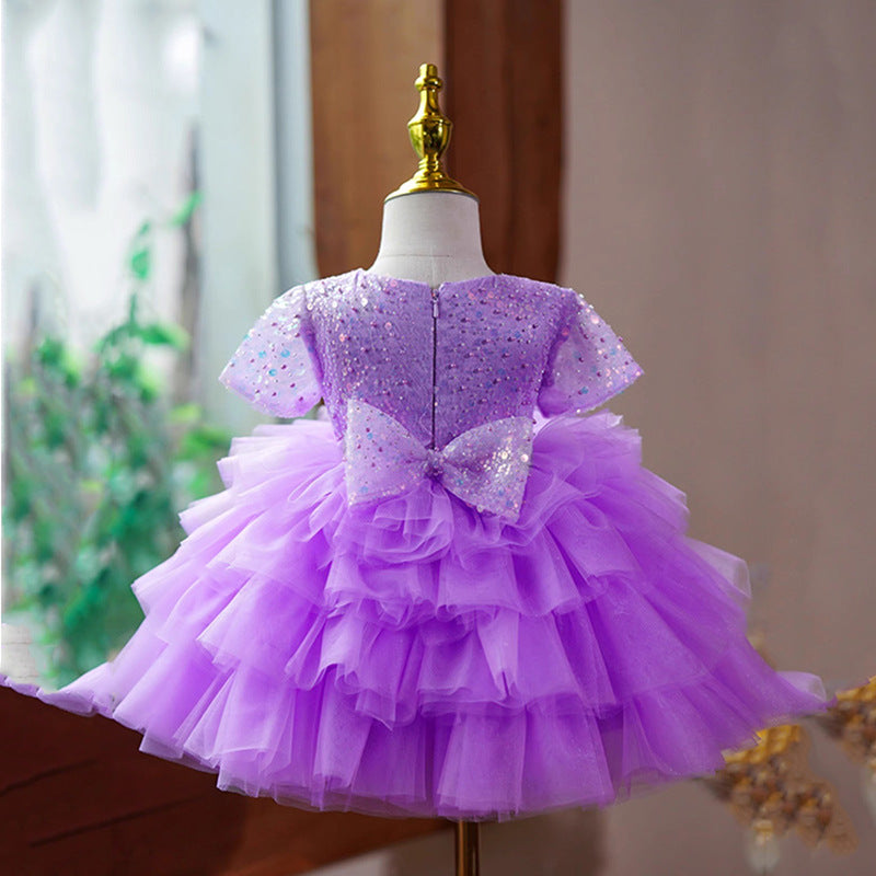Costumes de défilé pour filles jouant du piano