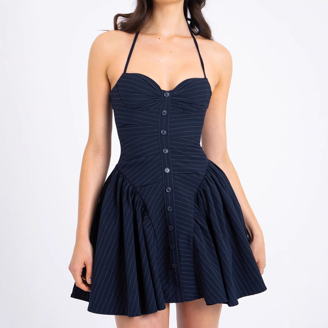 Robe dos nu à taille ajustée pour femmes de minorités féminines