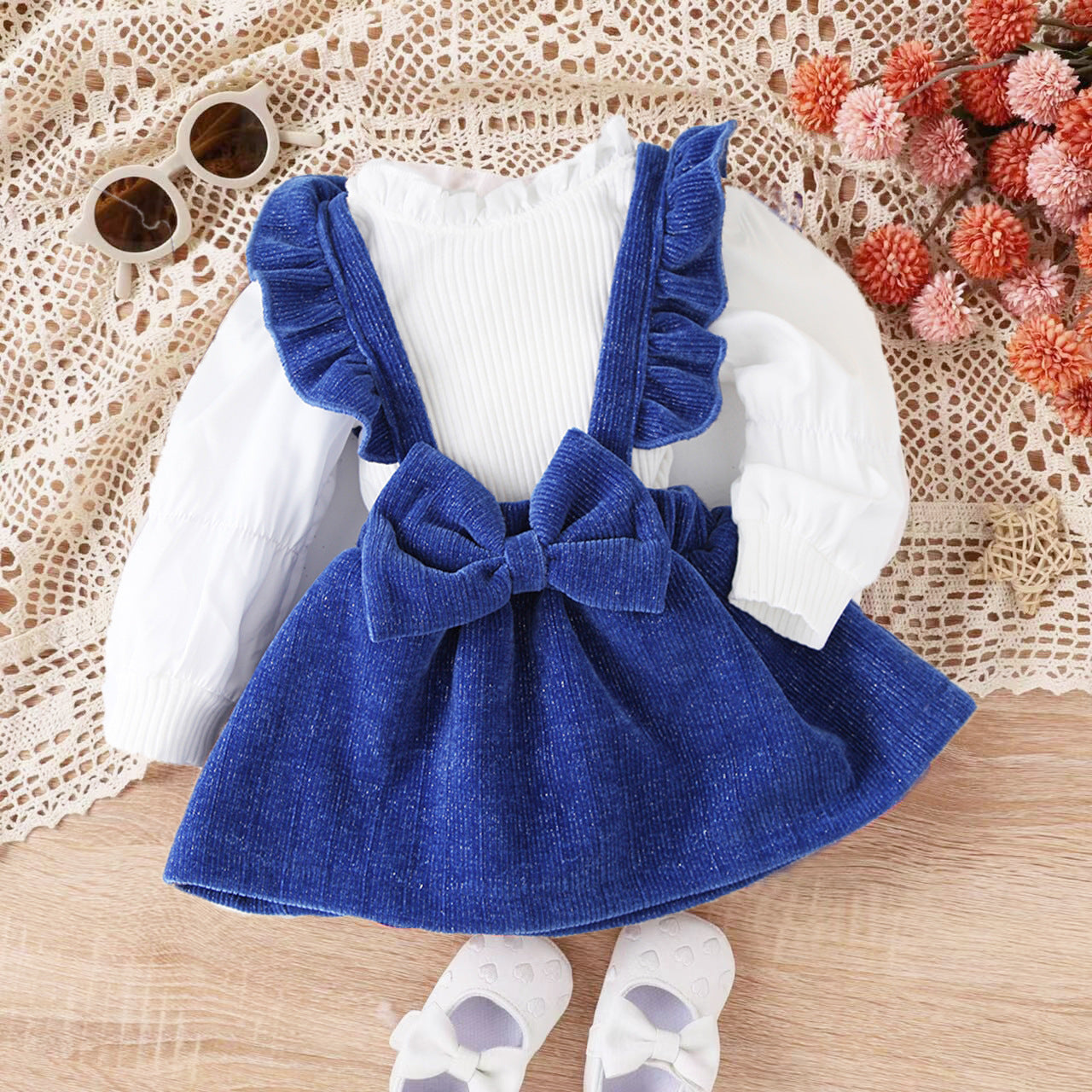 Jolie robe pour fille avec nœud
