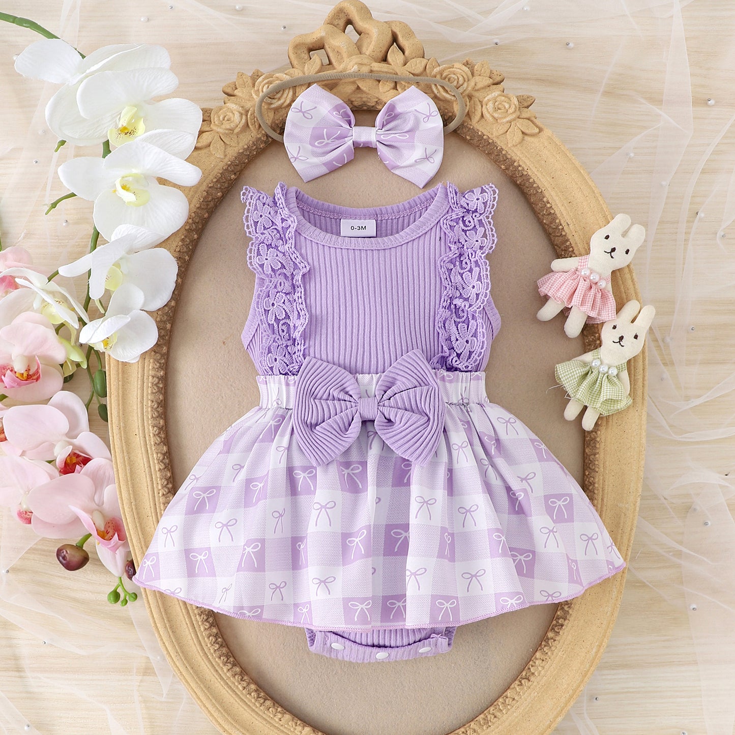 Robe de bébé bicolore à manches en dentelle pour fille