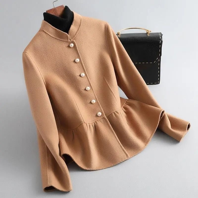 Manteau court à col montant et à volants pour femme