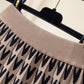 Jupe tricotée douce d'hiver avec pull