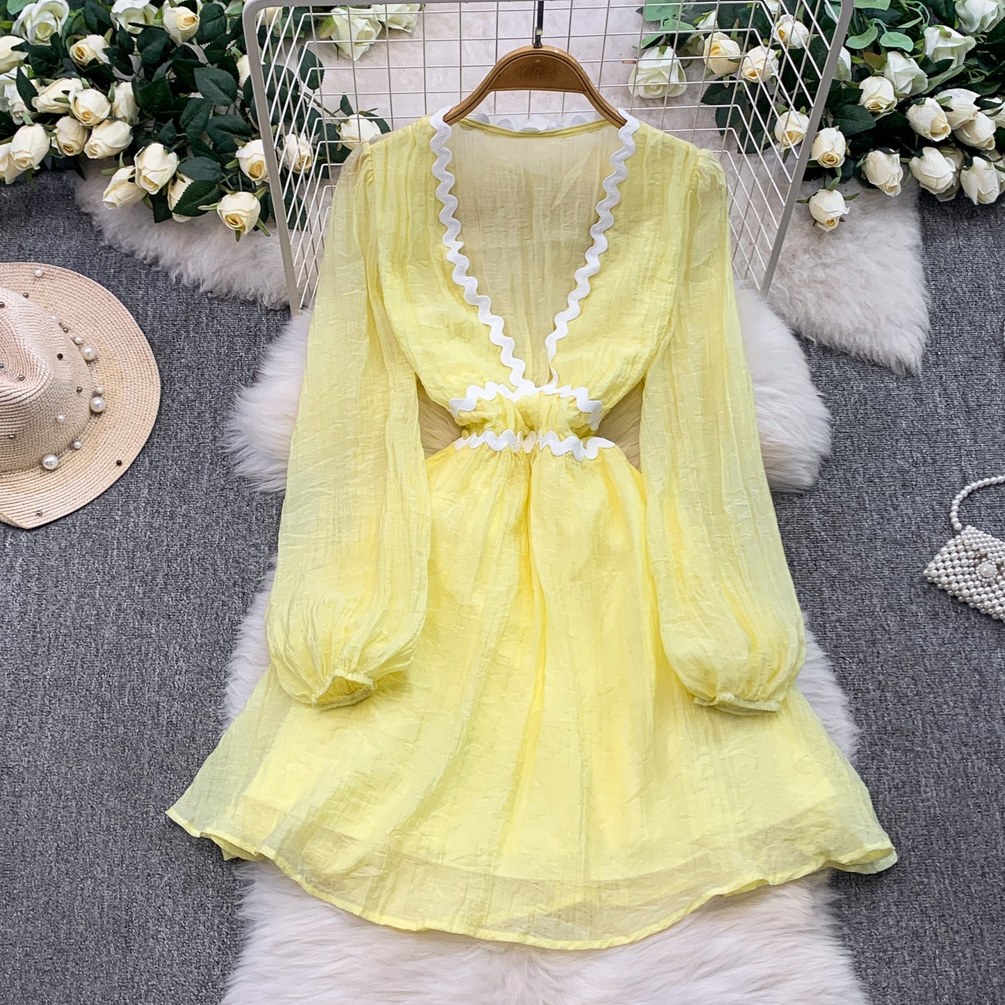 French Style Vacation Gentle Blue Wavy V-neck Dress