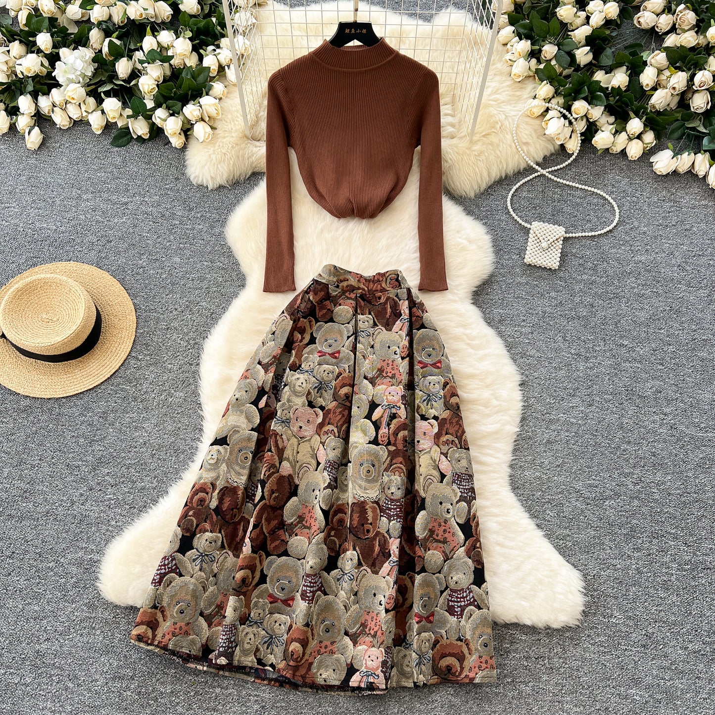 Inner Layer Base Knit Sweater With A Little Bear Jacquard Design High Waist And A Flared Hem