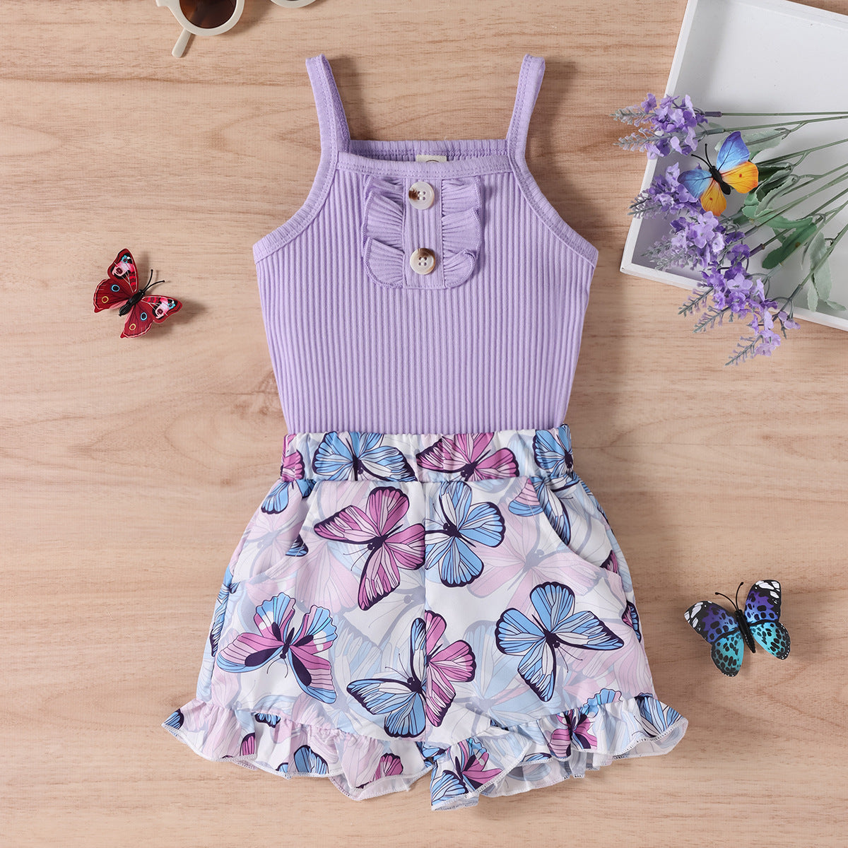 Ensemble deux pièces short papillon à rayures enfoncées et bretelles violettes mignonnes
