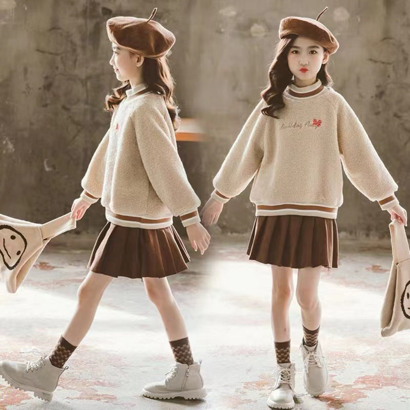 Ensemble pour fille avec jupe plissée et capuche brossée