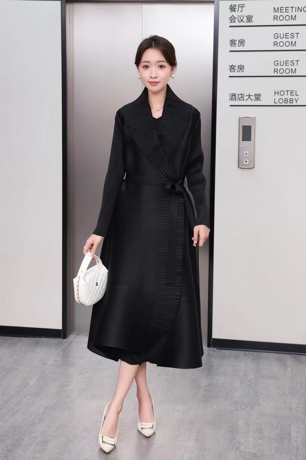 Spring And Autumn New Close Edge Belt Solid Color Dress Shawl Two-piece Set