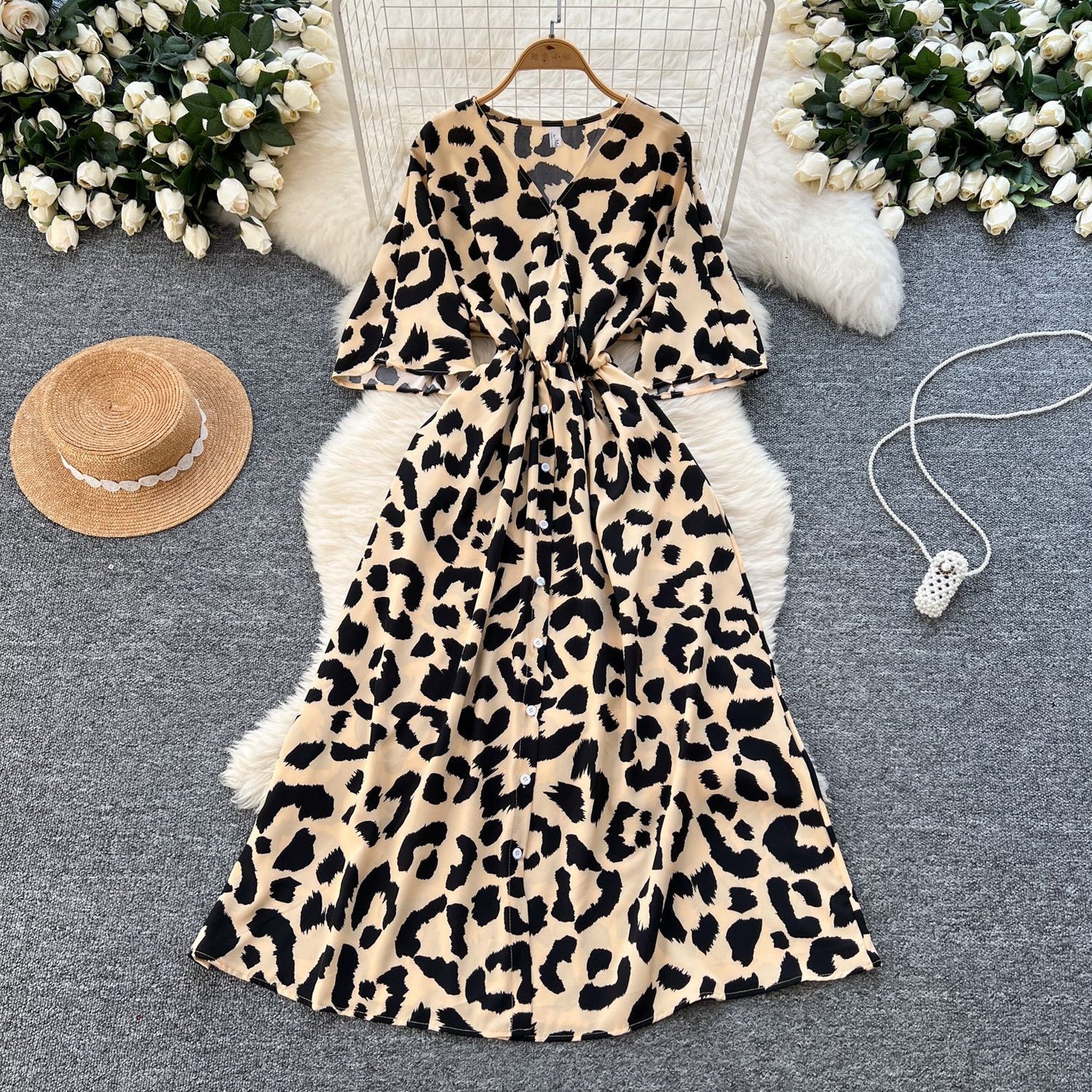 Five-quarter-sleeve Fitted-waist Single-breasted Printed Dress