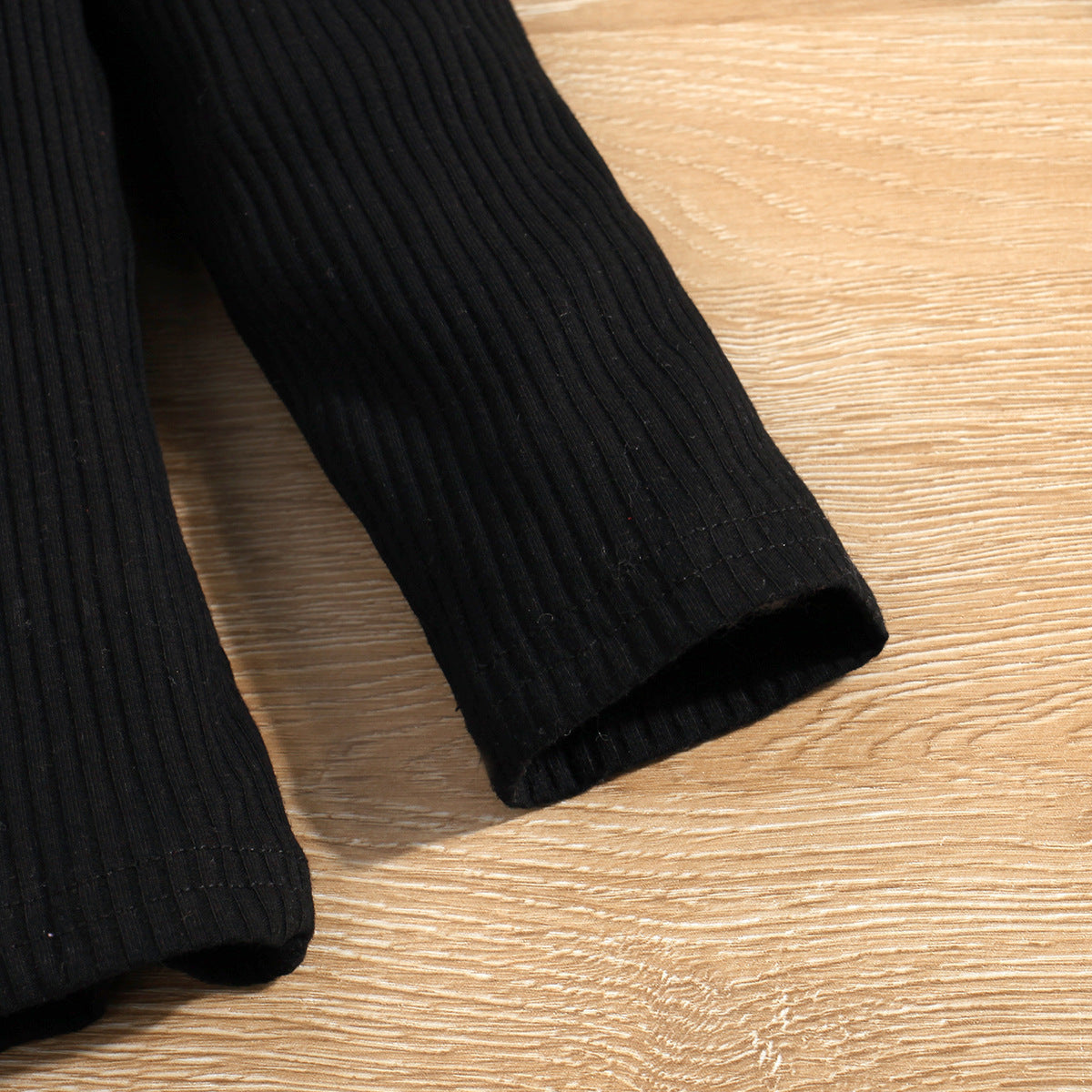 Ensemble deux pièces jupe courte plissée à carreaux avec ceinture