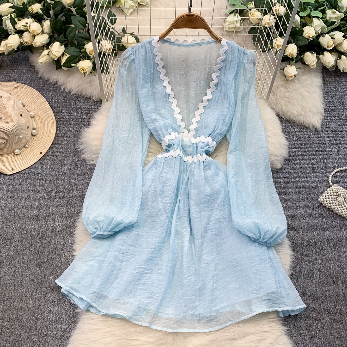 French Style Vacation Gentle Blue Wavy V-neck Dress