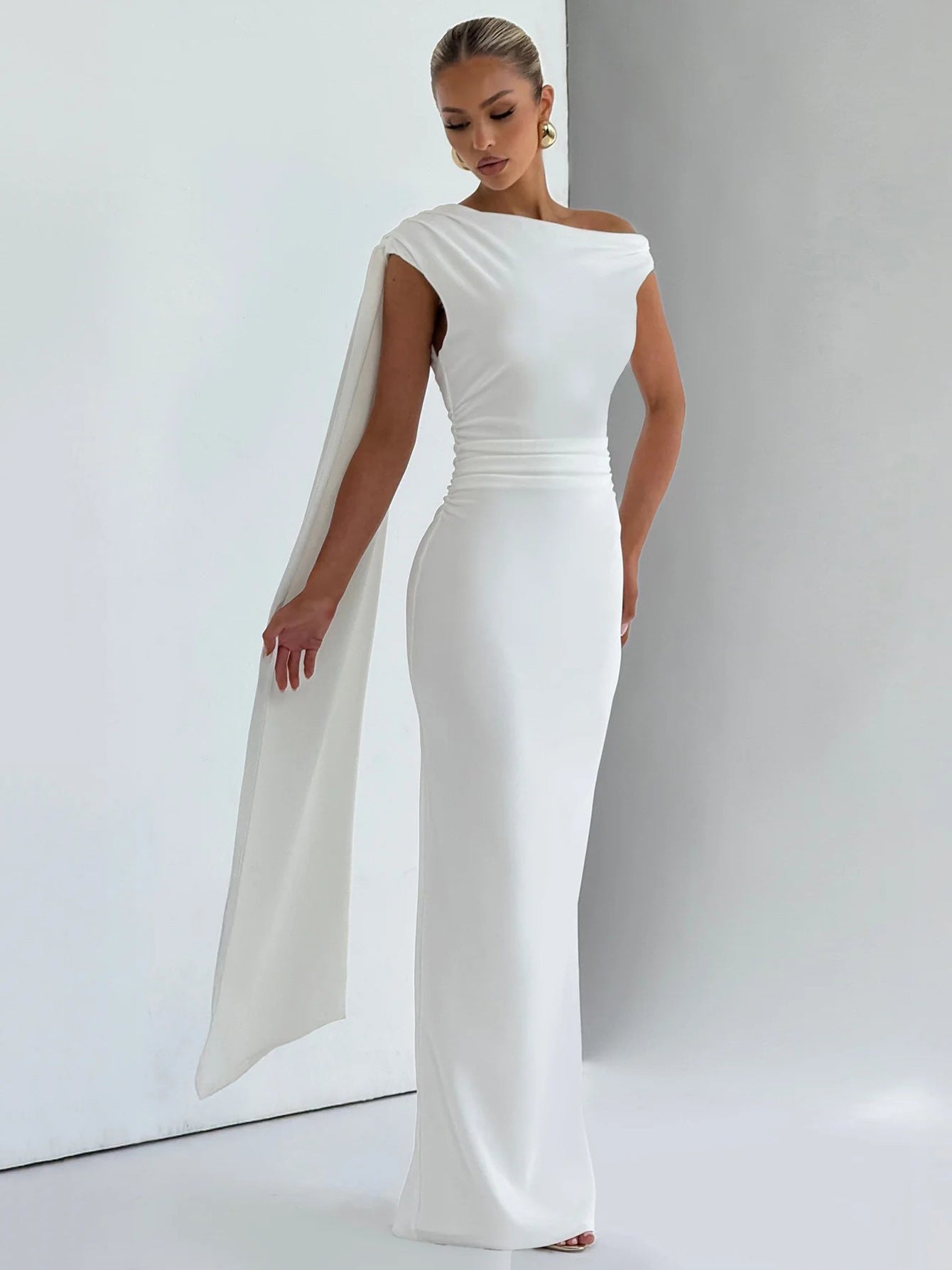 New Stylish High-waisted Long Dress With A Slanted Neckline