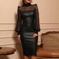 Jupe moulante en cuir noir avec coutures en maille