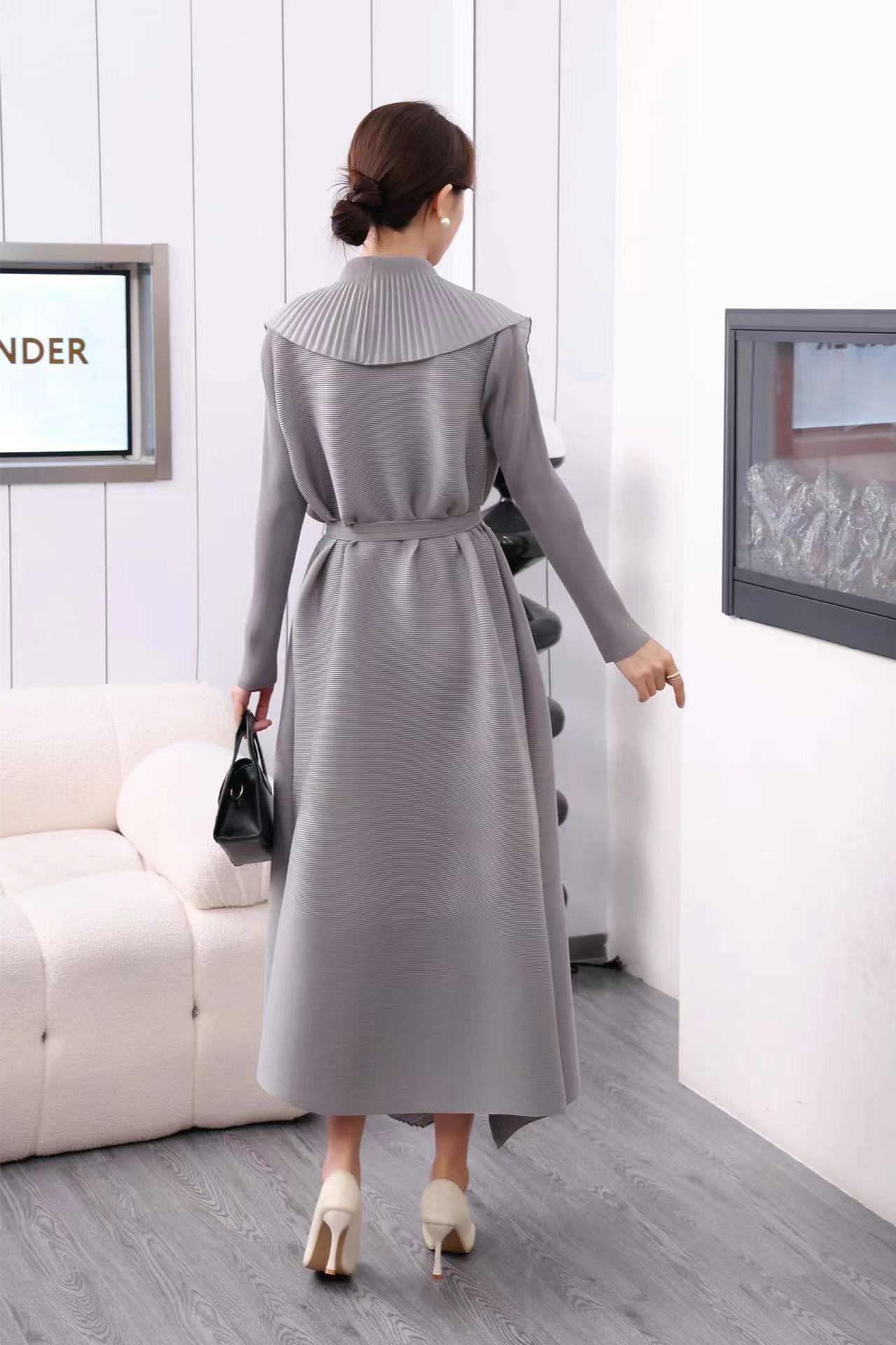 Spring And Autumn New Close Edge Belt Solid Color Dress Shawl Two-piece Set