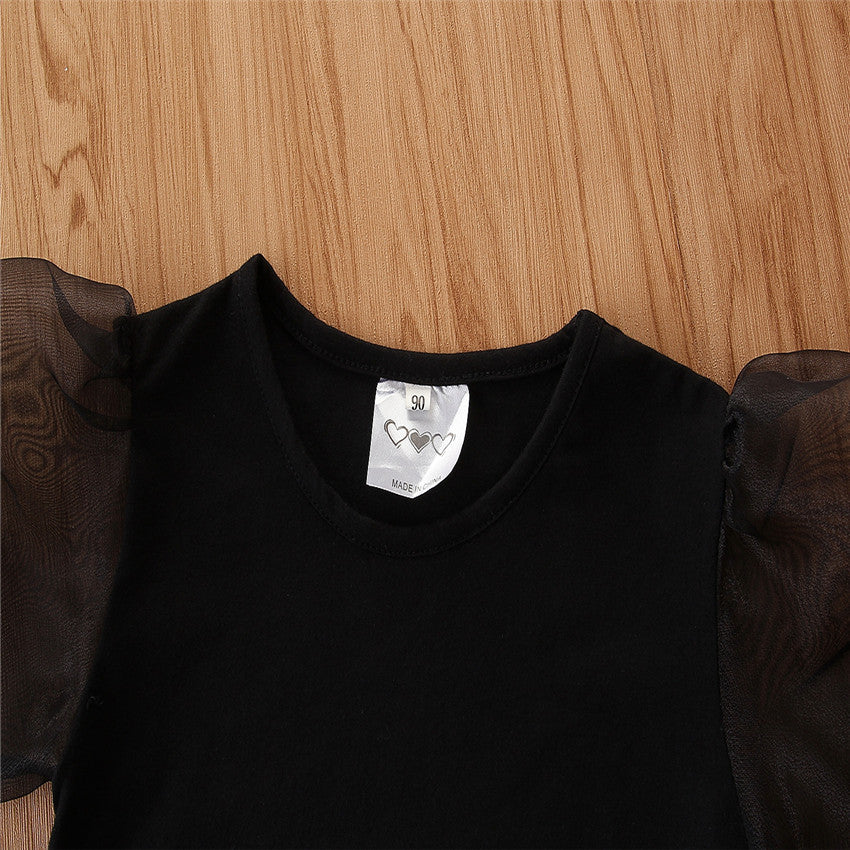 Ensemble à manches courtes pour fille, t-shirt noir à manches bouffantes, jupe à bretelles en jean, tendance