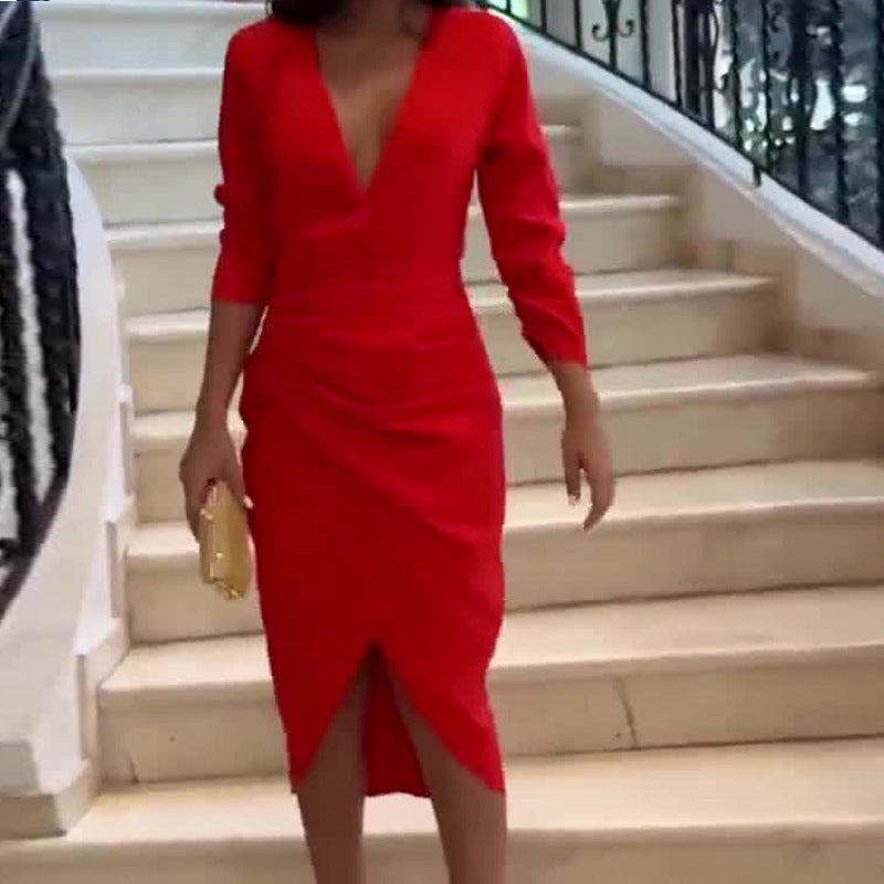 Robe dos nu plissée à taille cintrée et col en V pour femme