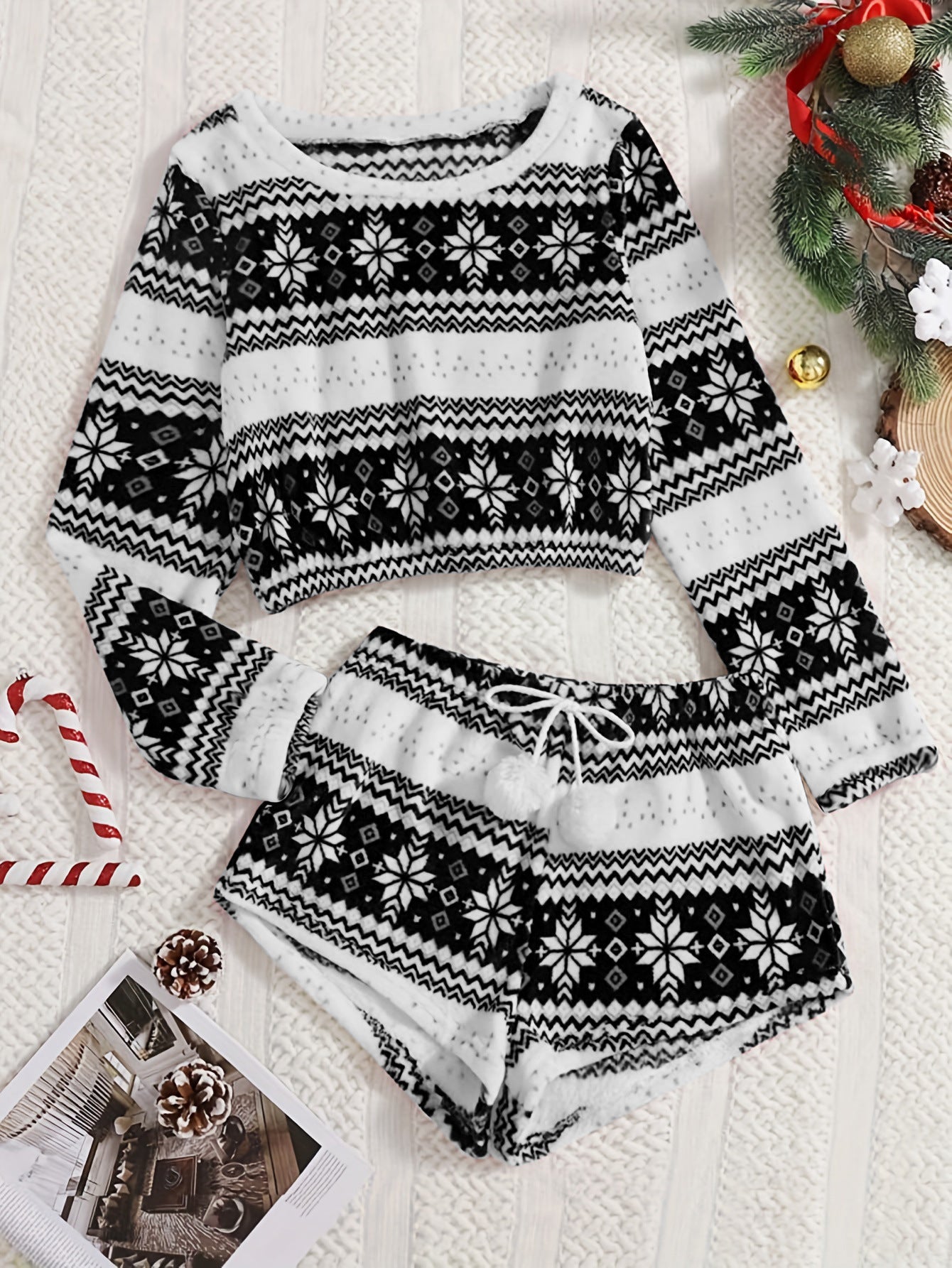 Coral Fleece Christmas Venonat Decoration Round Neck Shorts Long-sleeve Suit
