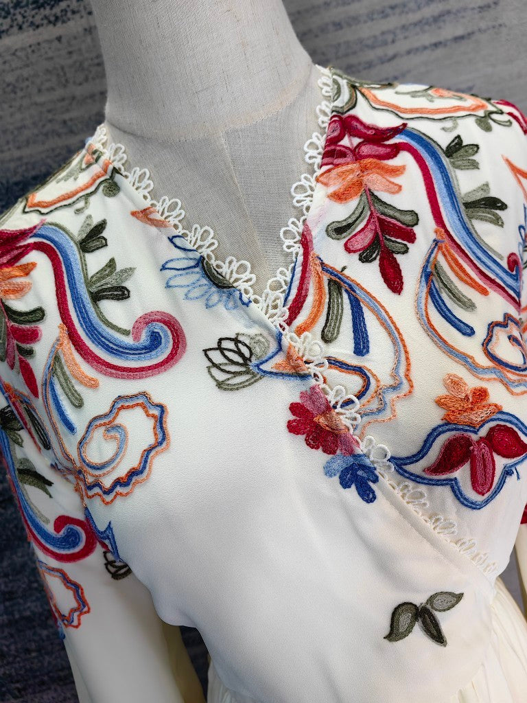 Robe aristocratique rétro brodée de Dubaï