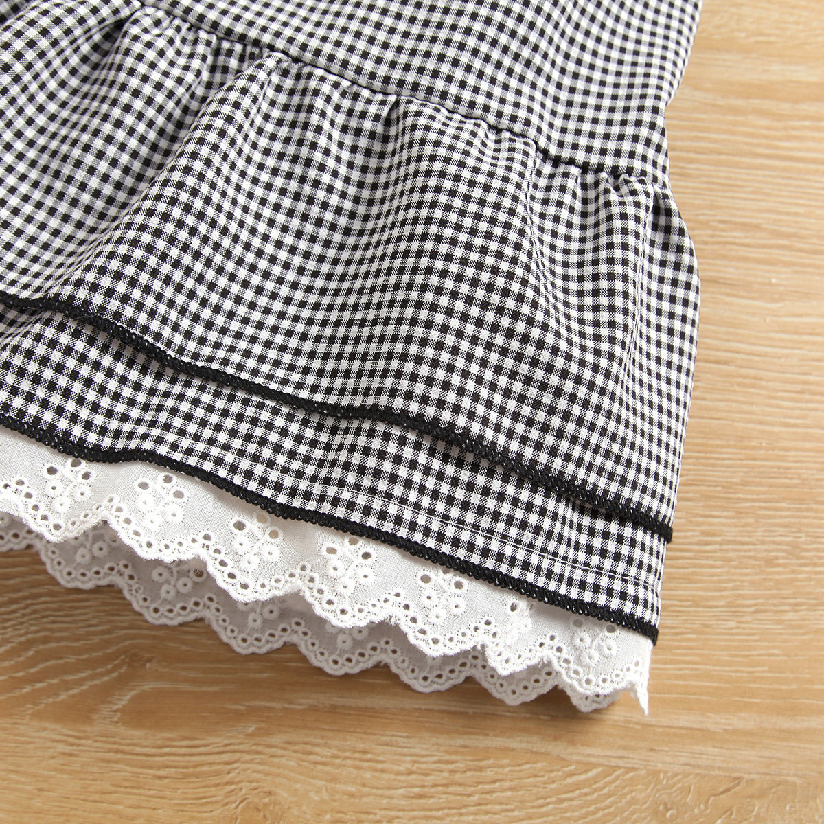 Ensemble trois pièces pour fille, haut à manches longues en tricot avec col en dentelle, jupe courte en dentelle à carreaux avec chapeau