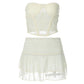 Tenue sexy en dentelle avec jupe portefeuille transparente sur la poitrine