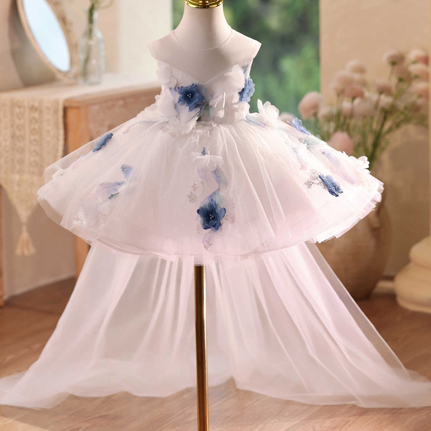 Piano Playing Dress Girl Light Luxury Minority