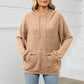 Pull tricoté à capuche et à rayures avec poche kangourou