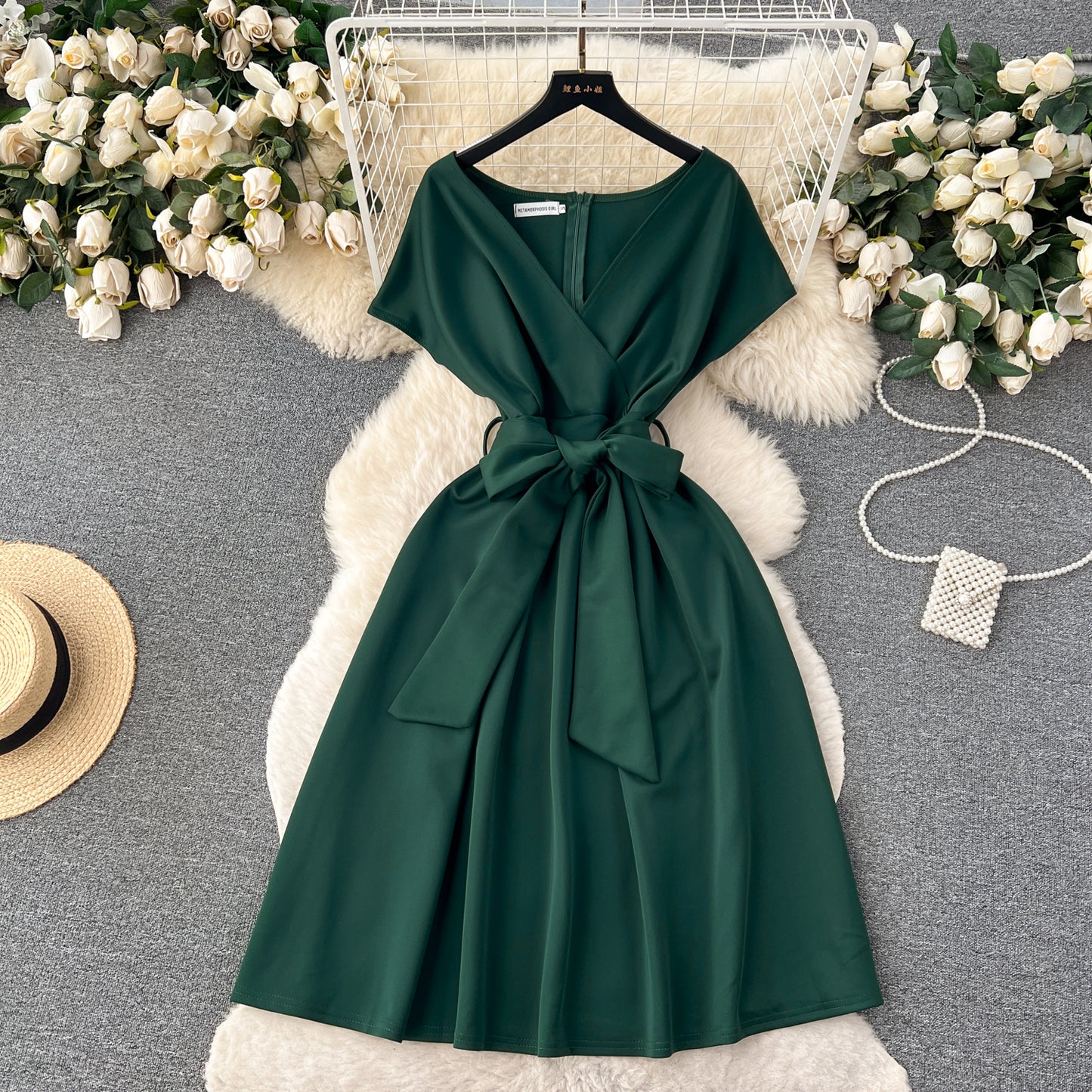 Chic Dress With A Bow-tie Waist Tie