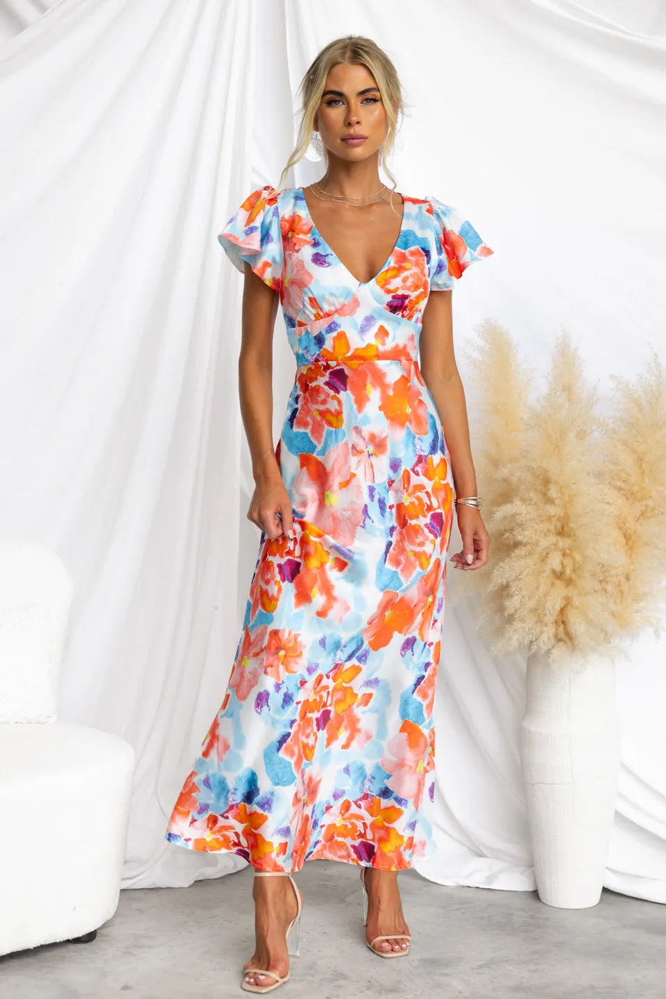 Robe mi-longue à volants et col en V fleuri