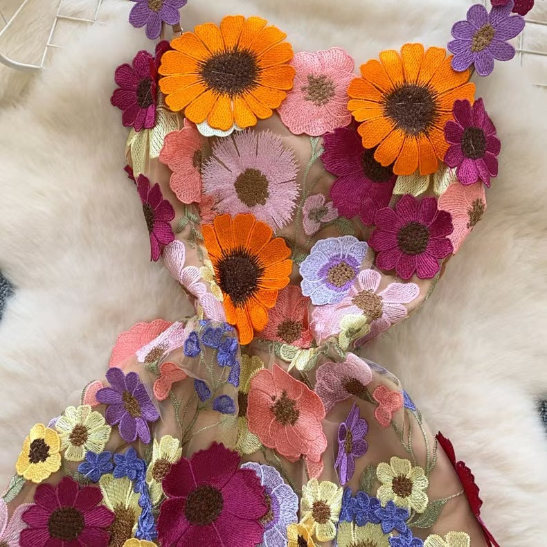 Heavy-duty Embroidered Floral Waist-cinching Figure-flattering Strapless Gown For Women