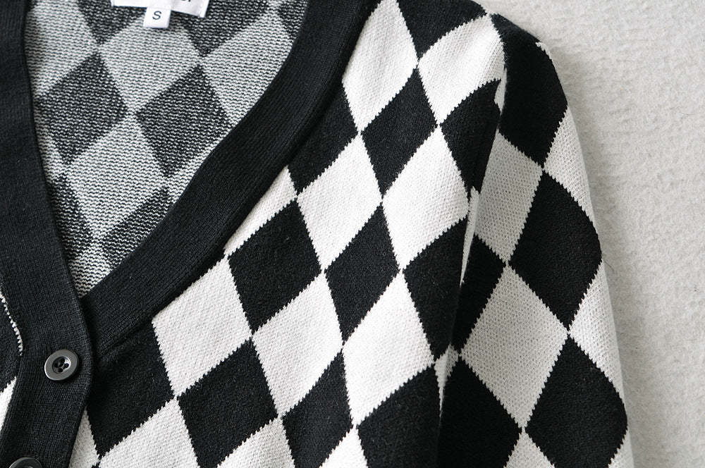 V-neck Black And White Diamond Single-breasted Long-sleeved Knitted Cardigan