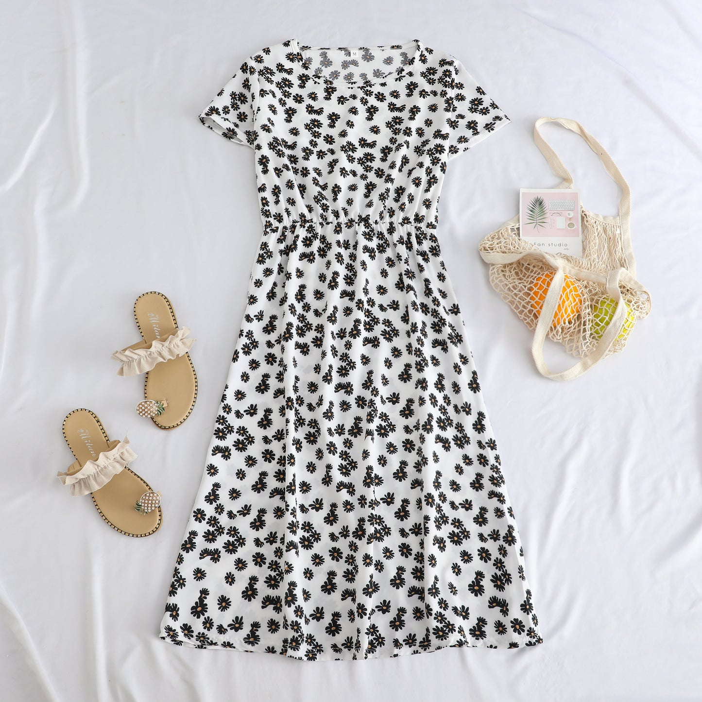 Printed Short-sleeve Waist-cinching Figure-flattering Dress For Petite Frames